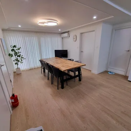 Hongdae Station House Apartment