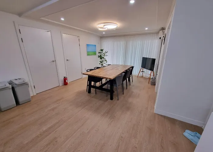 Апартаменты Hongdae Station House